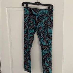 Lulu workout capris